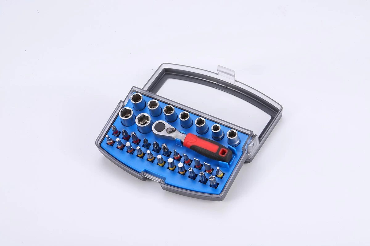 32-teiliges Steckschl&uuml;ssel- und Ratschenbit-Set